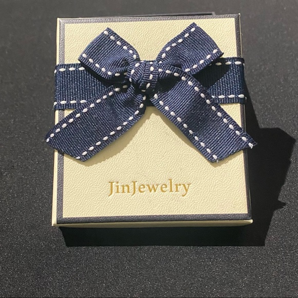 Jin Jewelry’s best selling necklace: 15-inch (40-cm) , 14K plated. - Picture 2 of 4